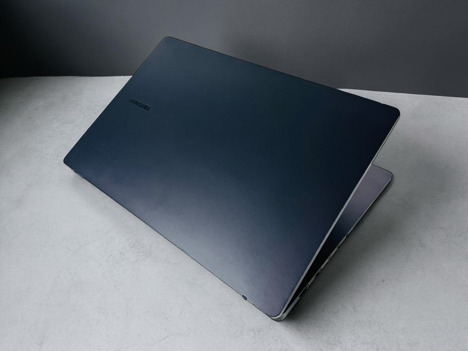 Лаптоп Samsung Galaxy Book 2 14" Full HD i5-1250P 16RAM 256SSD Гаранция!