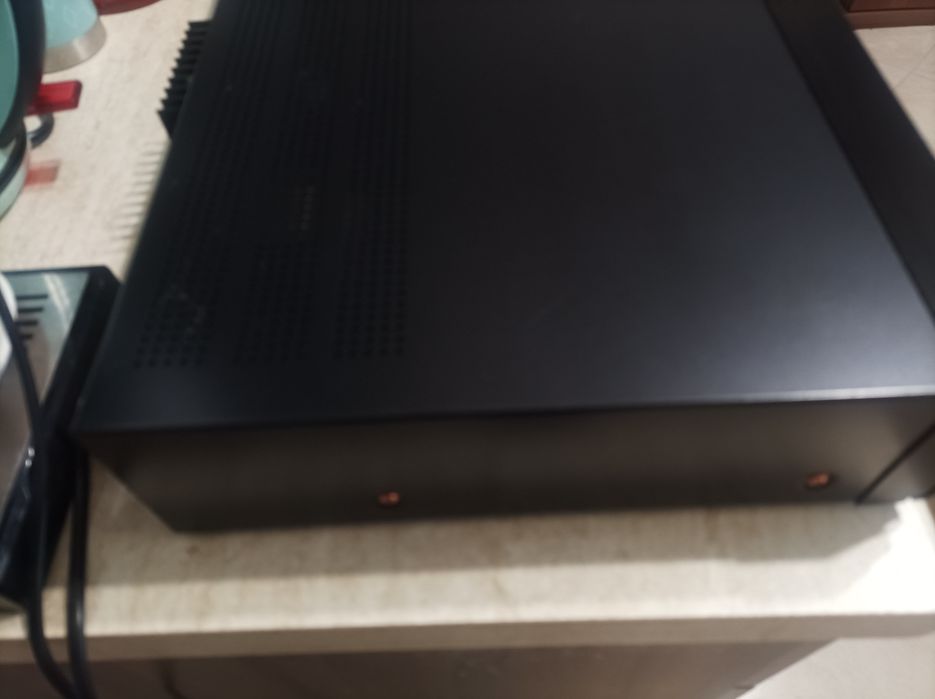 Продавам CD player Marantz CD 65