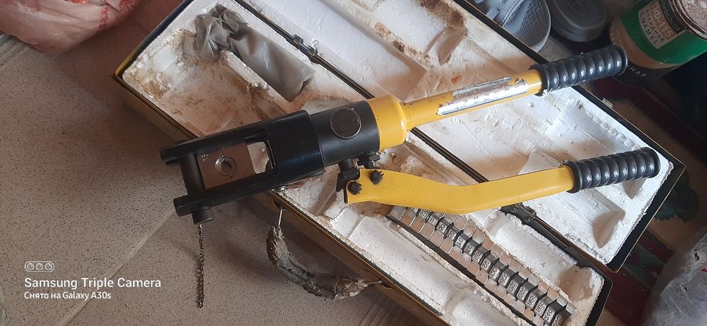 Опрессовщик кабелья