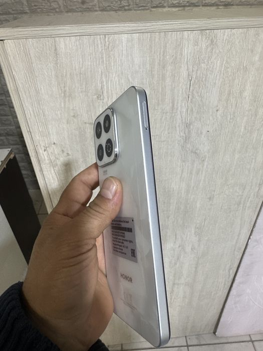 Honor x7c 8+/256 holati idial rasmda bor hamasi akuratni ishlatilgan