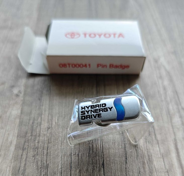 ключодържател и значка Toyota