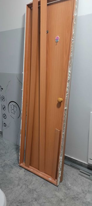 Продам дверь от застройщика