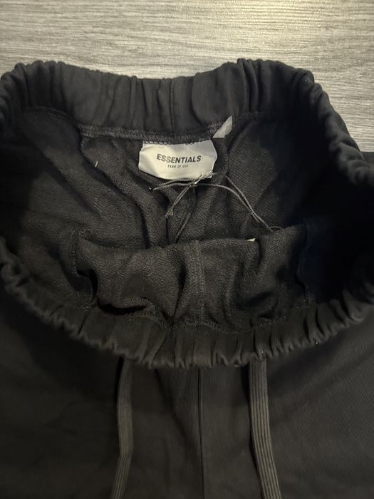 Pantaloni scurti Essentials Fear of God / Colectei 2025