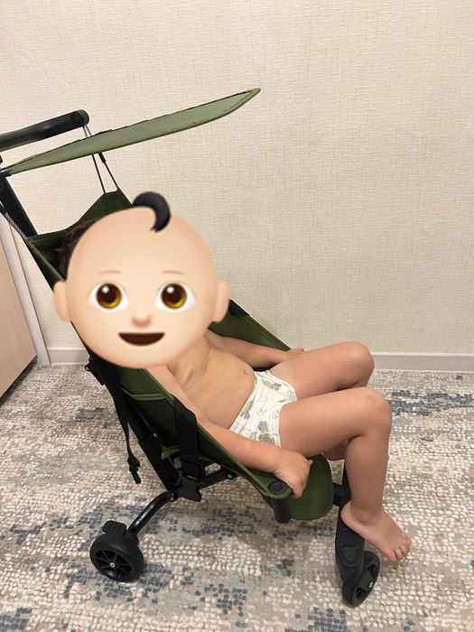 Продам коляску очень легкая