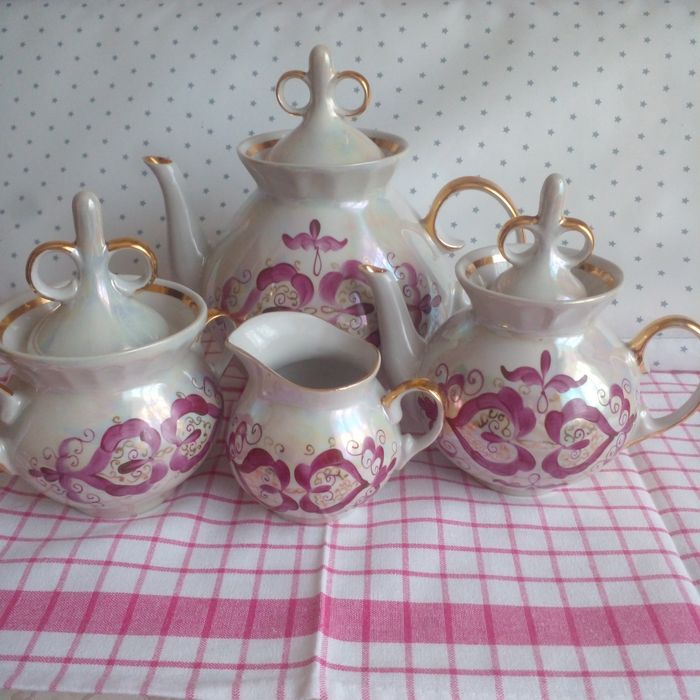 Продам фарфоровый сервиз "Люстр ", Ереван".