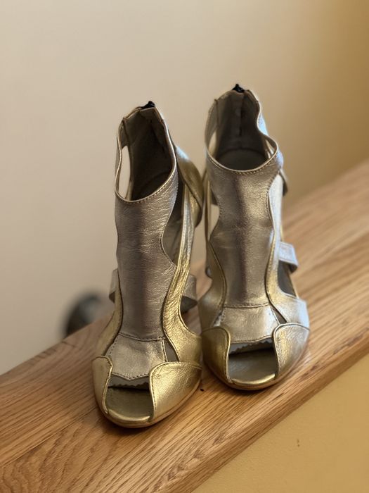 Vand sandale din piele argintiu & auriu 39