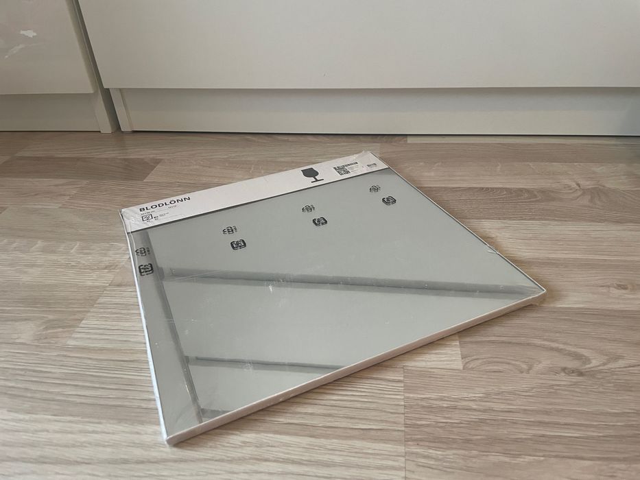 Set 4 Oglinzi IKEA BLODLÖNN, 30x30 cm, Autoadezive, Noi/Sigilate
