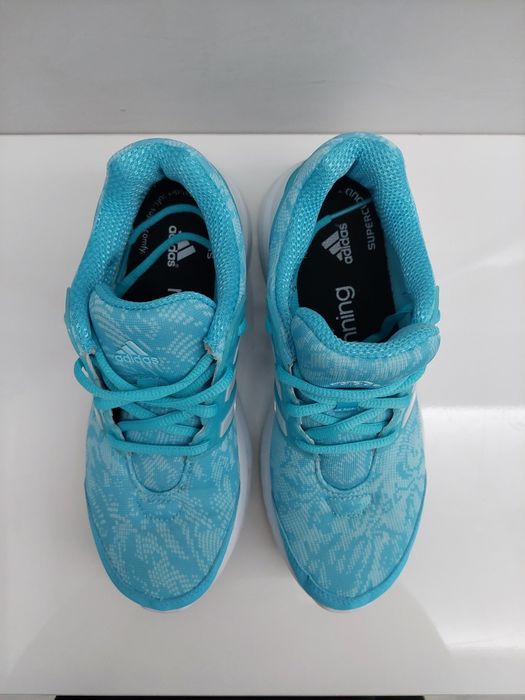 Оригинални дамски маратонки Адидас