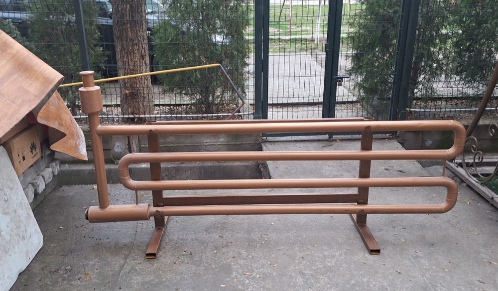 Продаётся: Электрический обогреватель, длина 2,5 метра, диаметр трубы