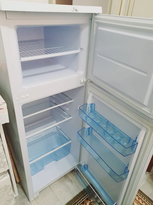 Холодильник на продажу