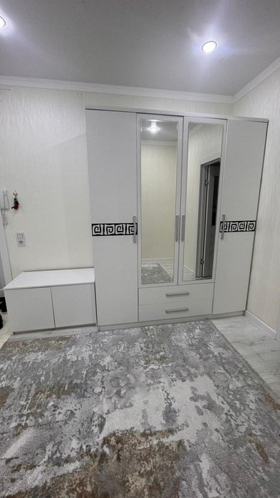 Продам шифонер и тумбочку