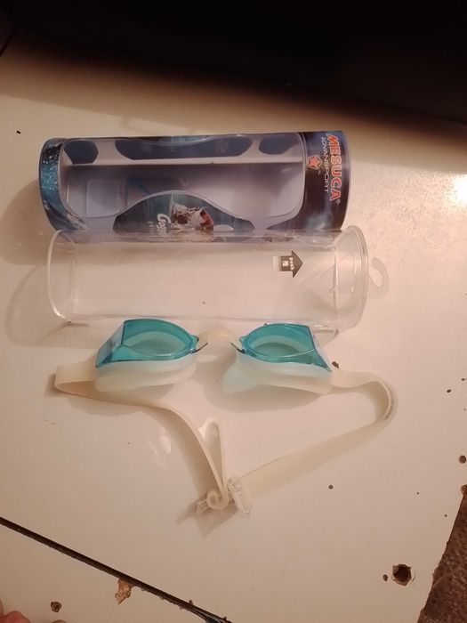 Очки для плавание