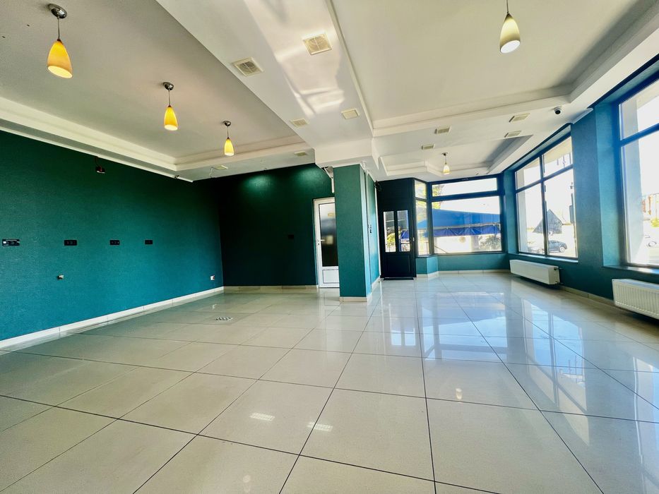 Spatiu comercial ultracentral (Polivalenta )Arad