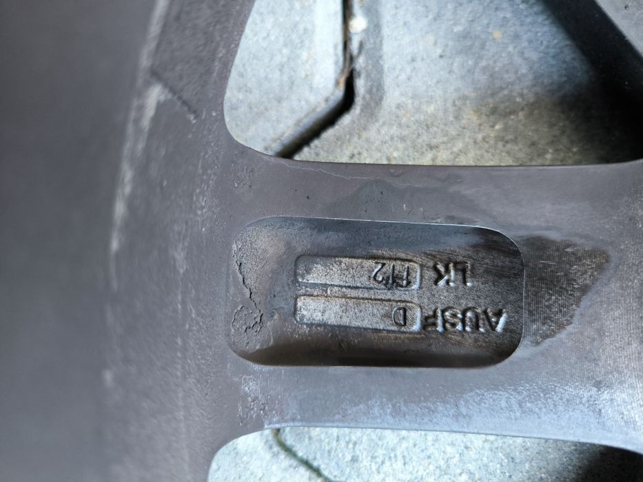 Зимни гуми 205/55/16 с джанти.