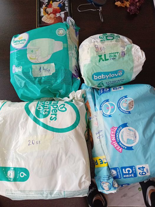 Памперси pampers и крем Мустела против подсичане