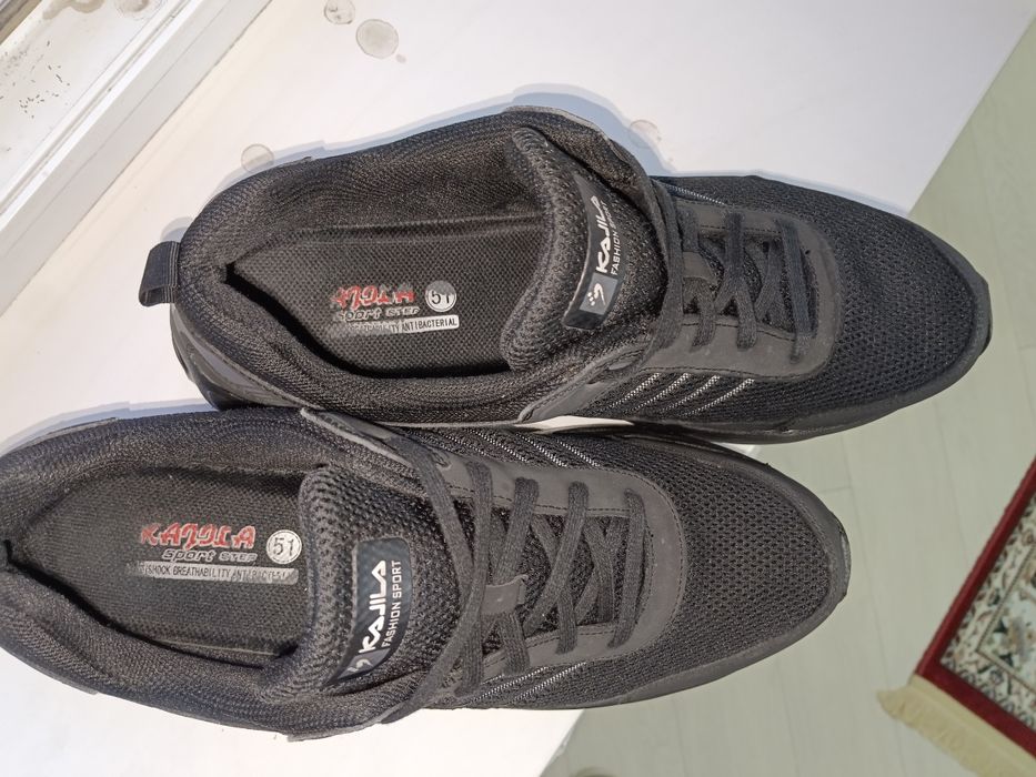 Продажа кроссовок великанов