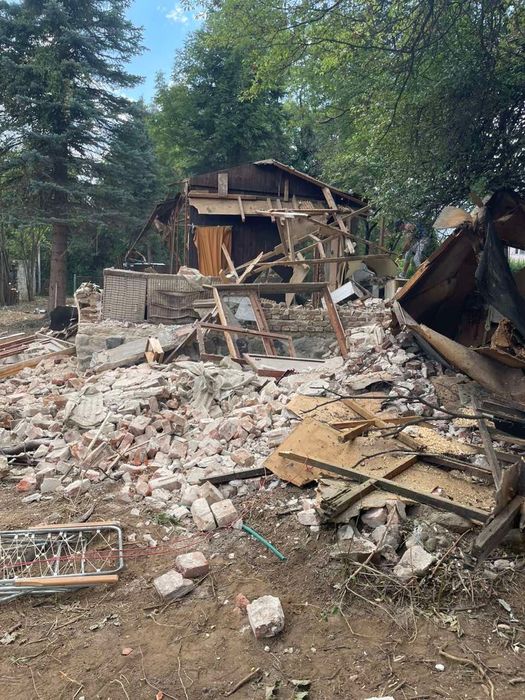 Кърти чисти извозва хамалски услуги рязане на дървета