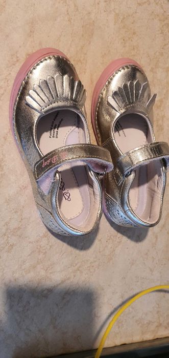 Pantofi decupati DDStep marimea 25