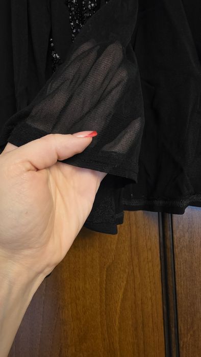 Блузка с бисером. Черная