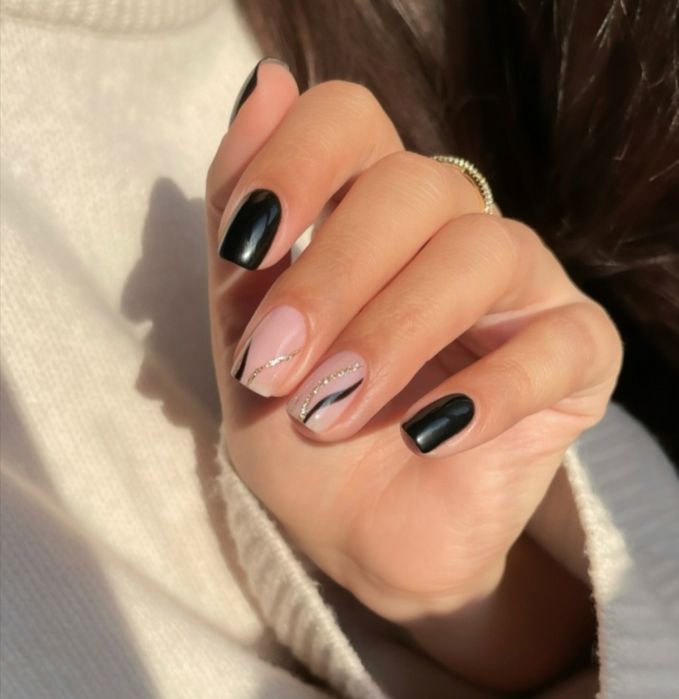 Маникюр, наращивание ногтей.