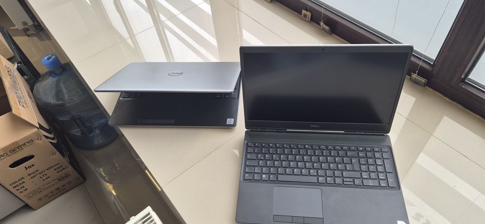 Made in Japan! Ultraslim cu ecran 15,6 full HD IPS Fujistu lifebook U758, i5 U8350 to 3,6 GHZ, 16 G, ssd 256, tast luminata,like NEW garantie 12 luni!