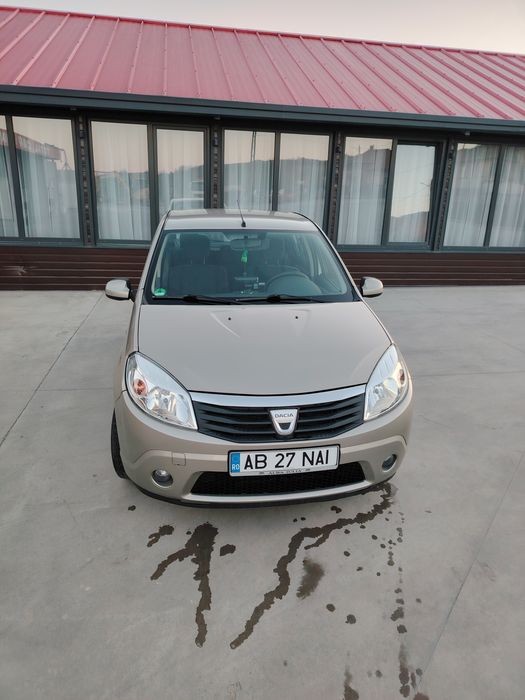 Vînd Dacia Sandero 1.6 din 2009