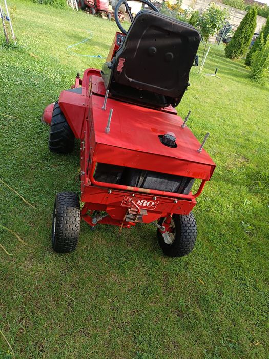Tractor tuns iarba Toro