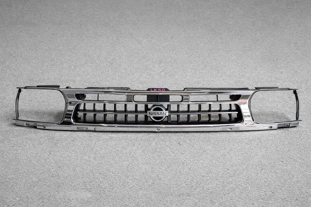 Решетка радиатора Террано R50 из Японии