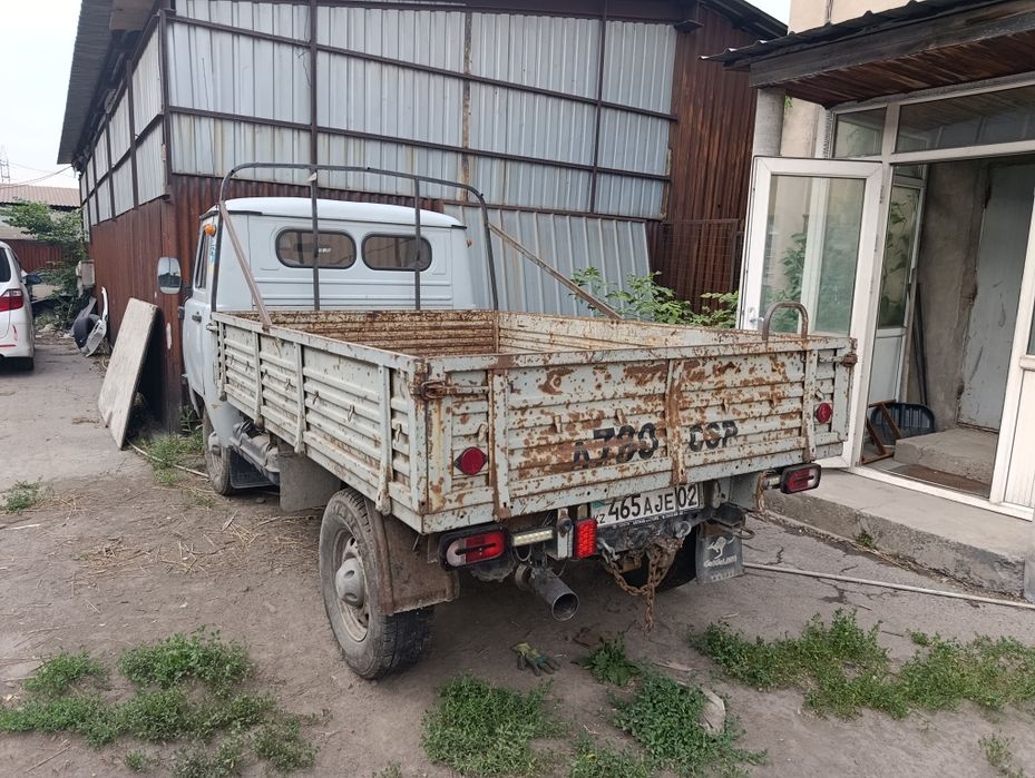 УАЗ 3303 бортовой