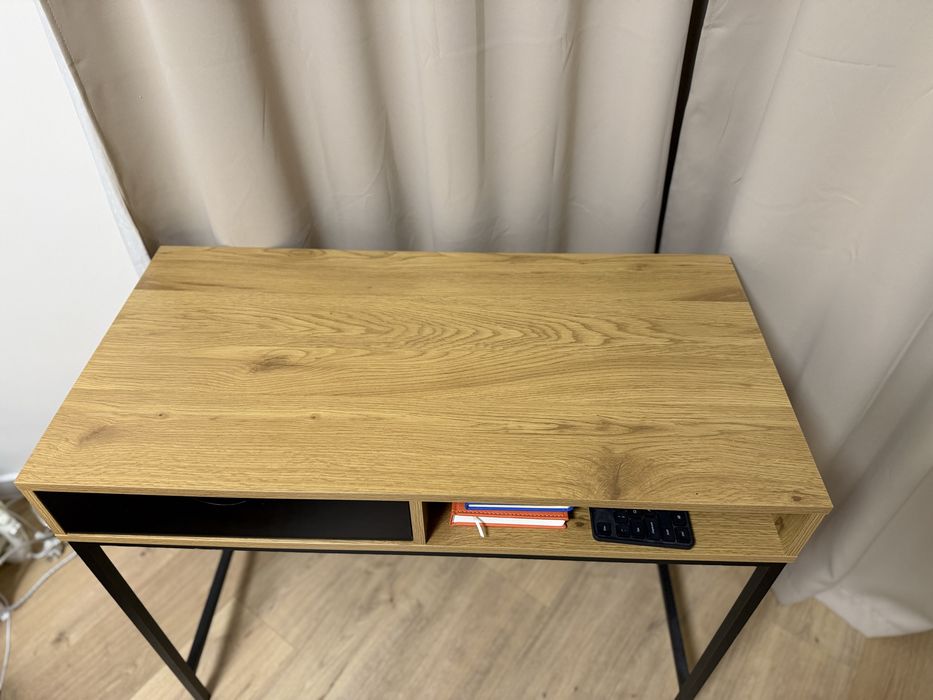 Бюро JYSK модел TRAPPEDAL (95x48 см) – отлично състояние