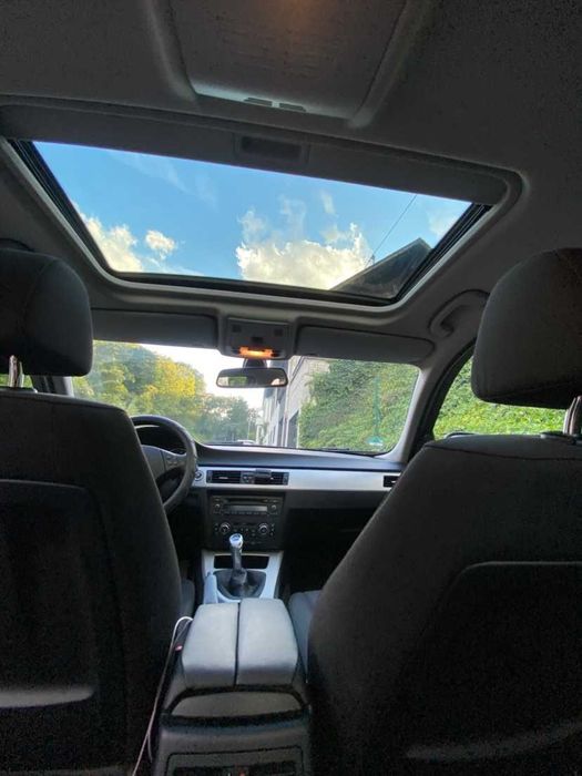 BMW Seria 3 2010 — imagine 2