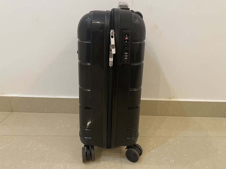 Дорожный чемодан