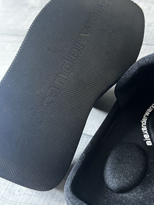 Продам обувь шлепки