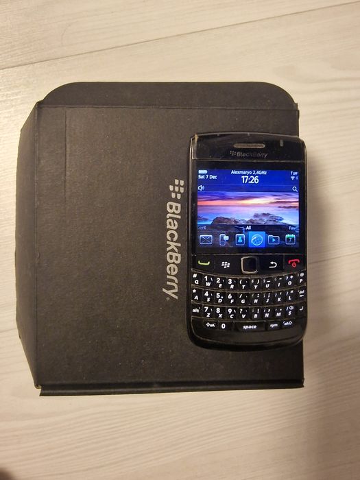 Telefon smartphone clasic BlackBerry Bold 9780.