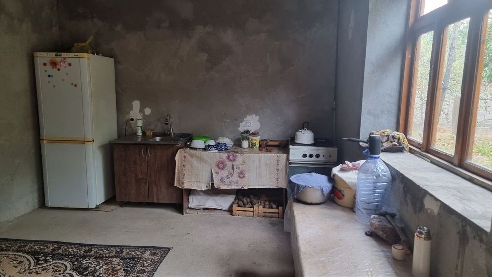 Участка сотилади 6 сотих 4 хона ошхона хаммом битган