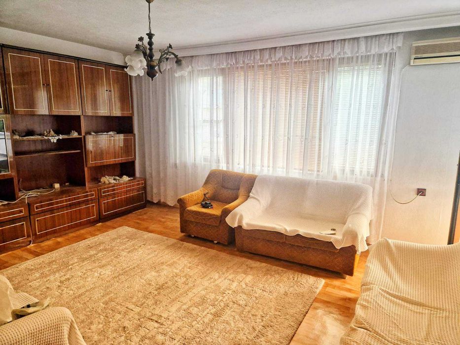 Продава се Четиристаен апартамент в Асеновград - 110 кв.м за 1737 €/кв.м - Снимка #2