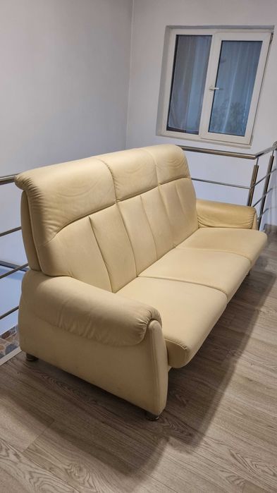 Canapea crem extensibila