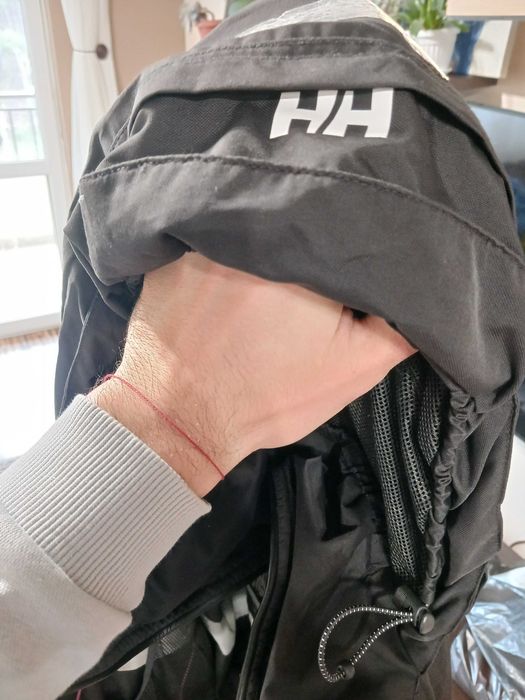 Дамско яке - ветро и водоустойчиво H/H размер XS - 59.99 лв.