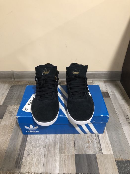 Кецове Adidas Tyshawn black