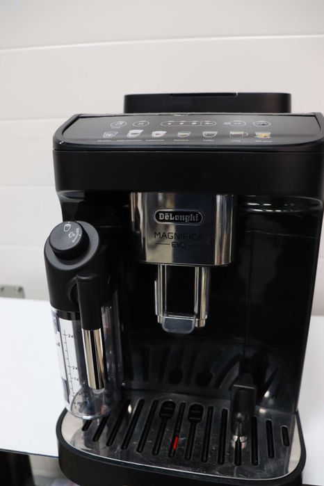 De'Longhi Magnifica Evo, Кафемашина, 1450W, 1,8л ECAM292.81.B, Latte