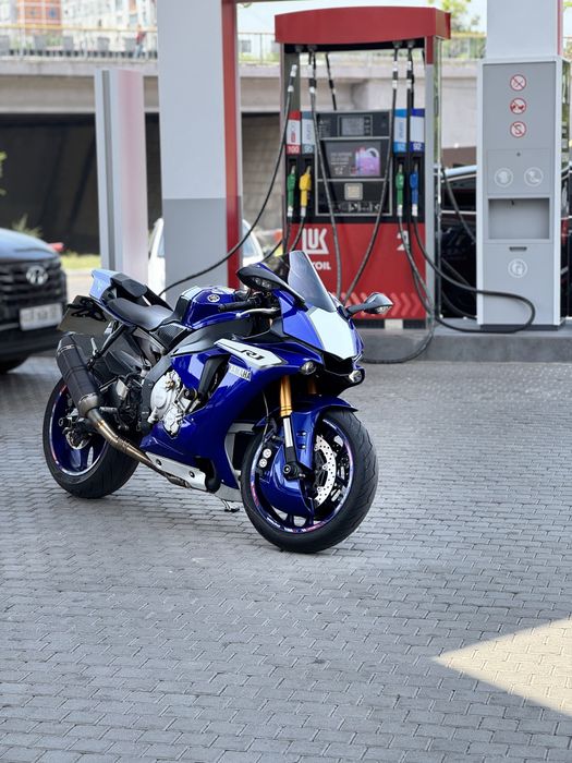 Yamaha r1 sotiladi