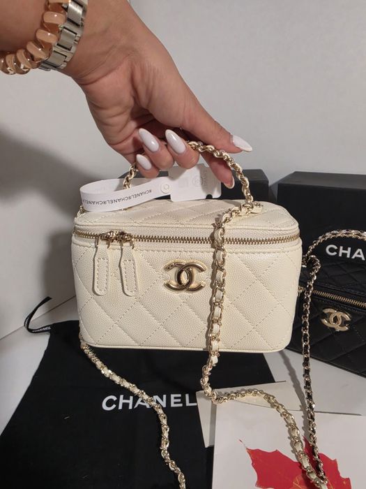 Дамска чанта Chanel Vanity Case 17C