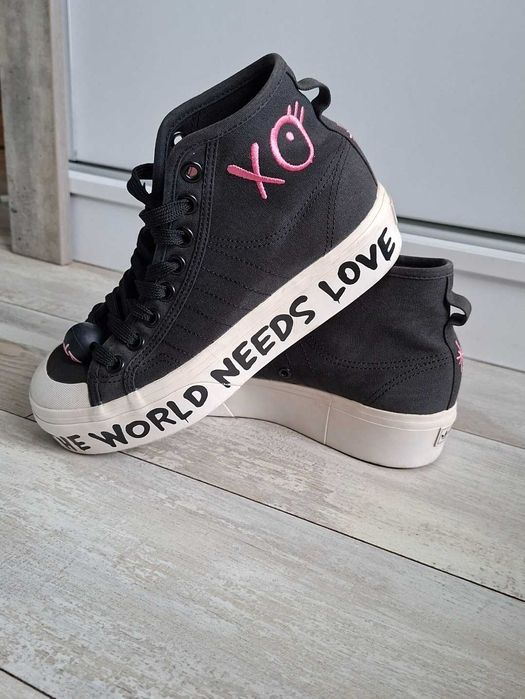 Кецове adidas в много добро състояние 38 номер