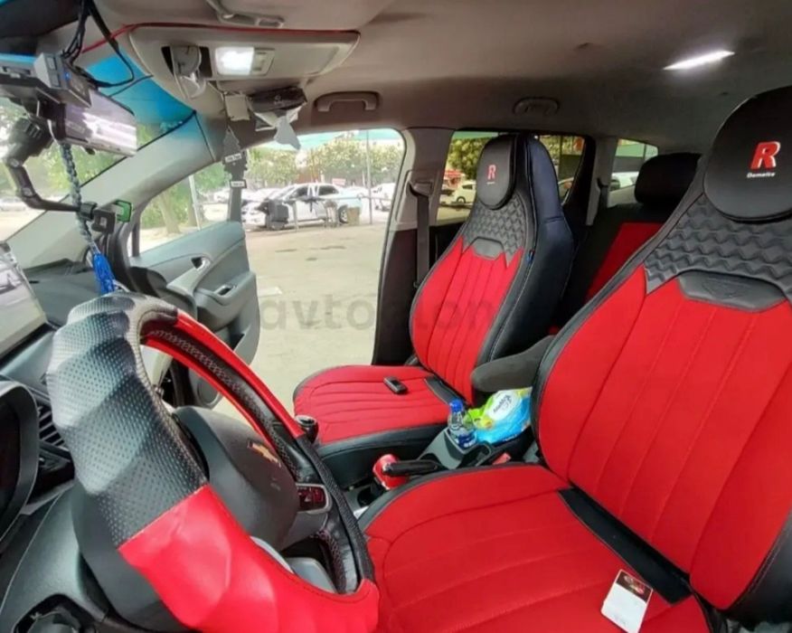 Шевроле Орландо 2015 года Первая позиция