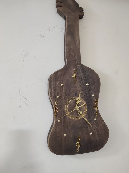 Дървен часовник.Стенен часовник .  Подарък за музикант. Китара.