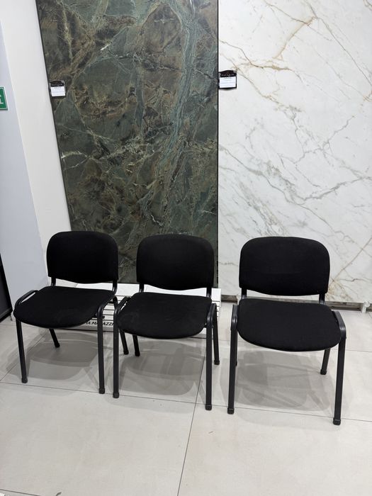 Офисные стулья 3 штуки