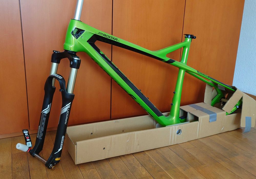 Рамка Bergamont Roxtar 9.0 CARBON L, средно XTR, ос 142/12, НОВА