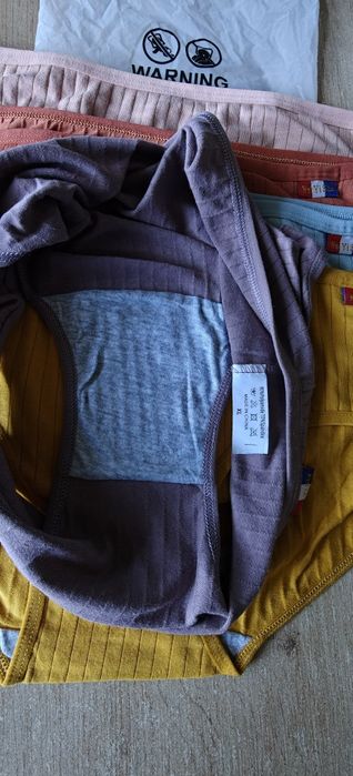 Чисто нови бикини