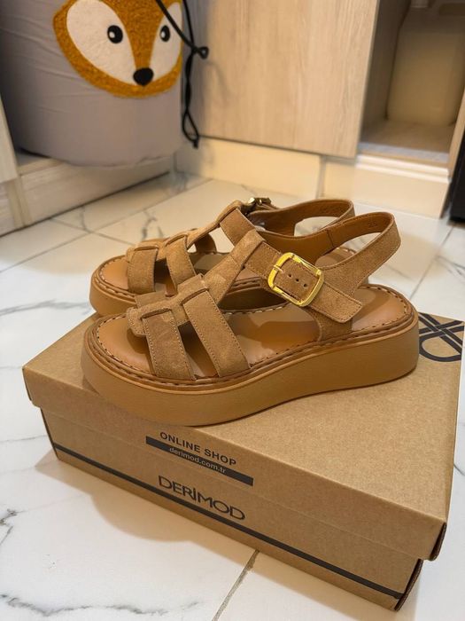 Сандалии женские