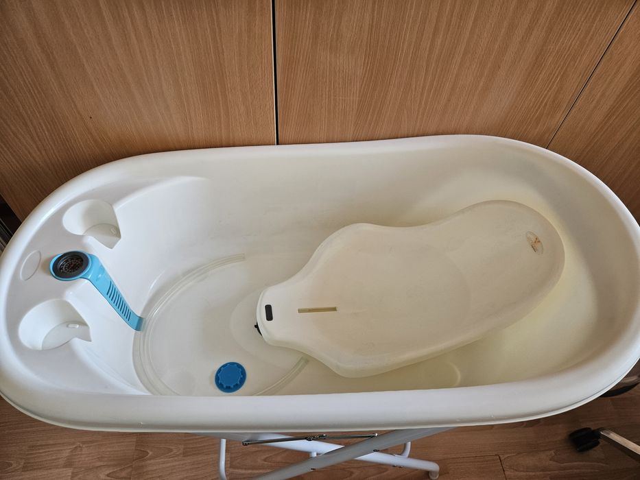 Бебешка вана със стойка